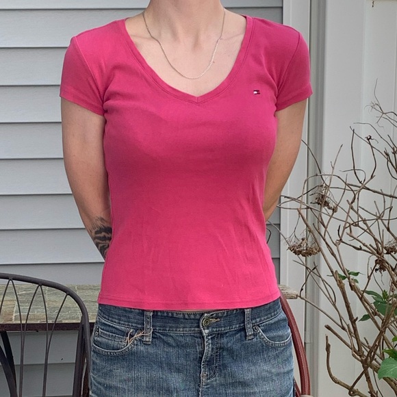 Tommy Hilfiger Hot Pink T-shirt - Picture 1 of 2